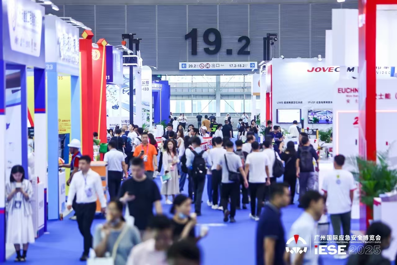 展會(huì)現(xiàn)場(chǎng)圖片2.jpg 展會(huì)現(xiàn)場(chǎng)圖片2.jpg